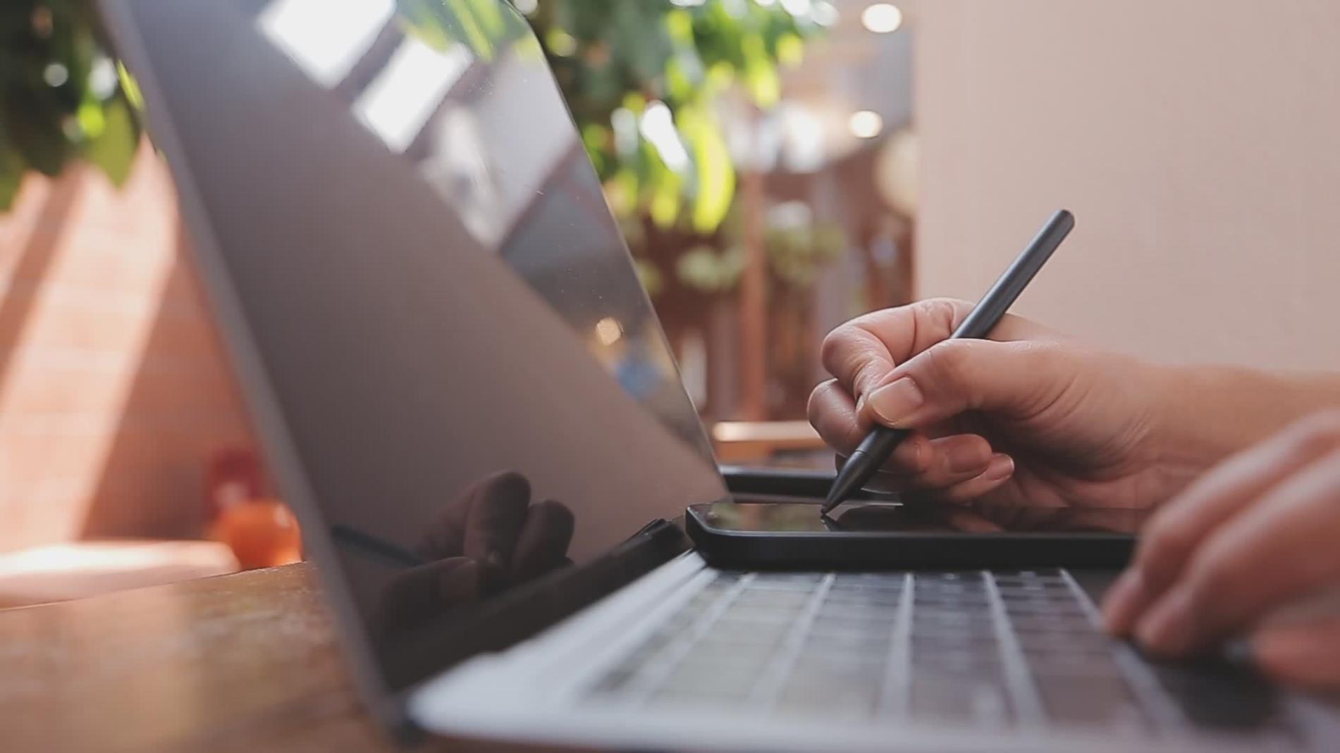 Concepto de la plataforma Praxivorenta para aprendizaje SEO